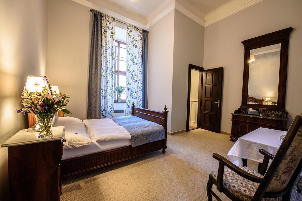 Chateau Hostacov Hotel Quarto foto