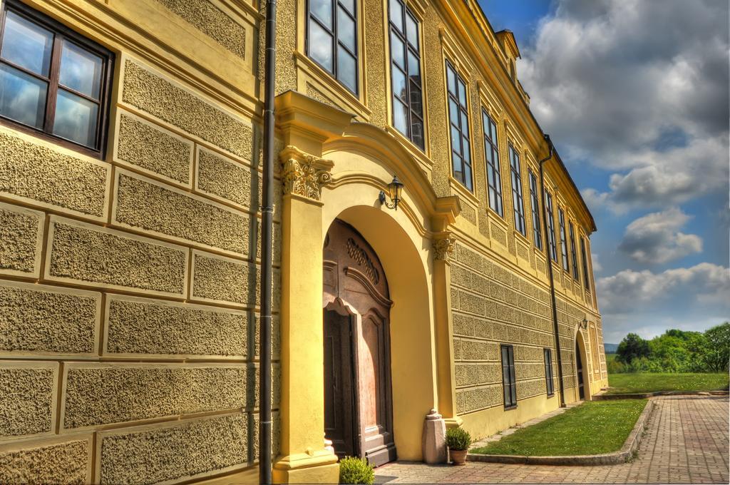 Chateau Hostacov Hotel Exterior foto