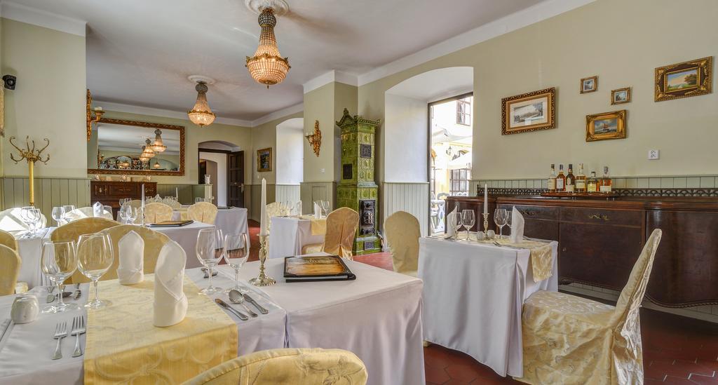 Chateau Hostacov Hotel Exterior foto