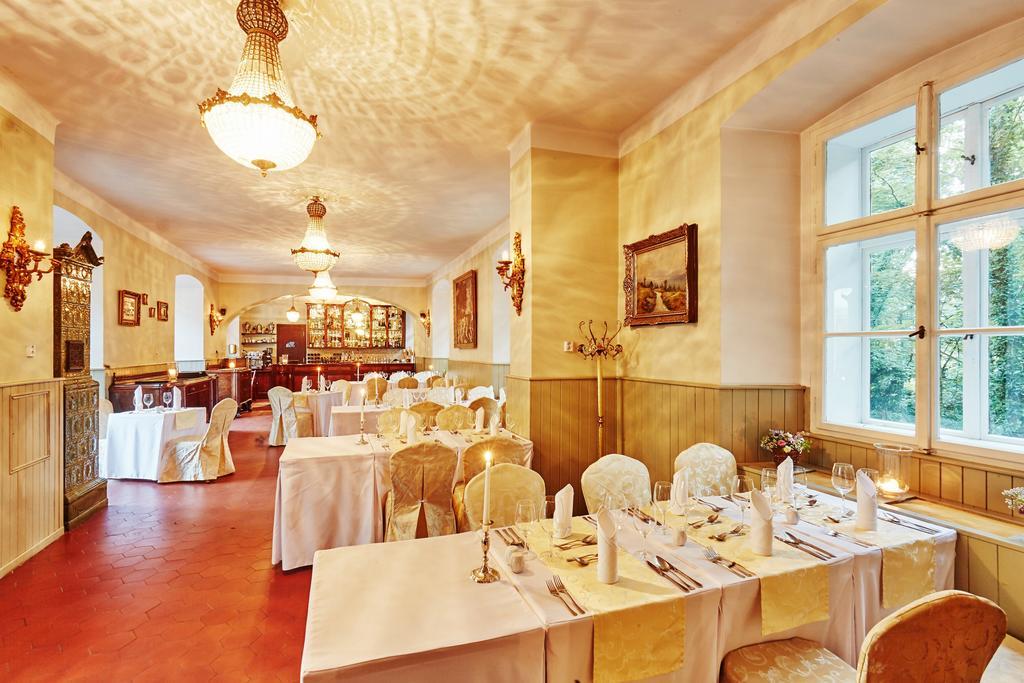 Chateau Hostacov Hotel Exterior foto
