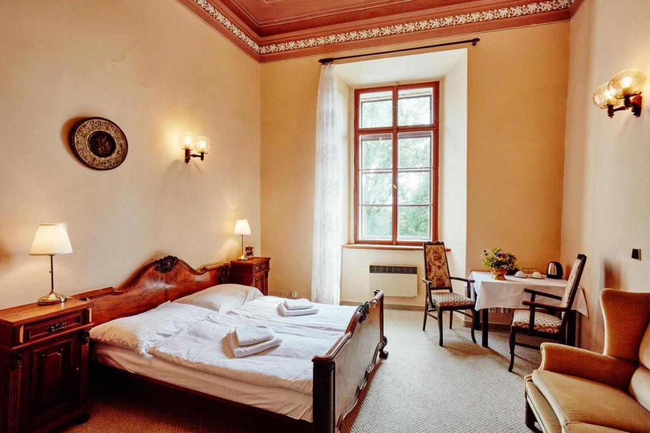 Chateau Hostacov Hotel Exterior foto